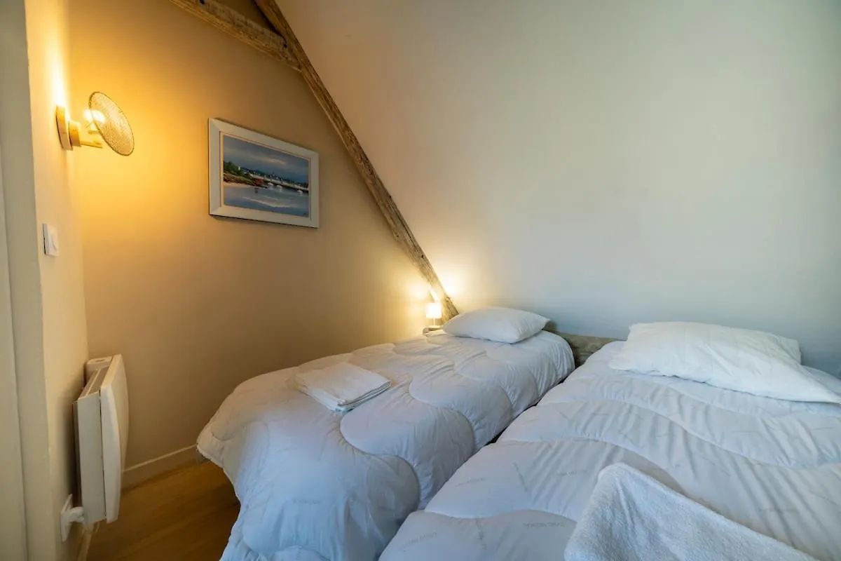 Holiday home Chaumiere Typique Bretonne Villa Carnac
